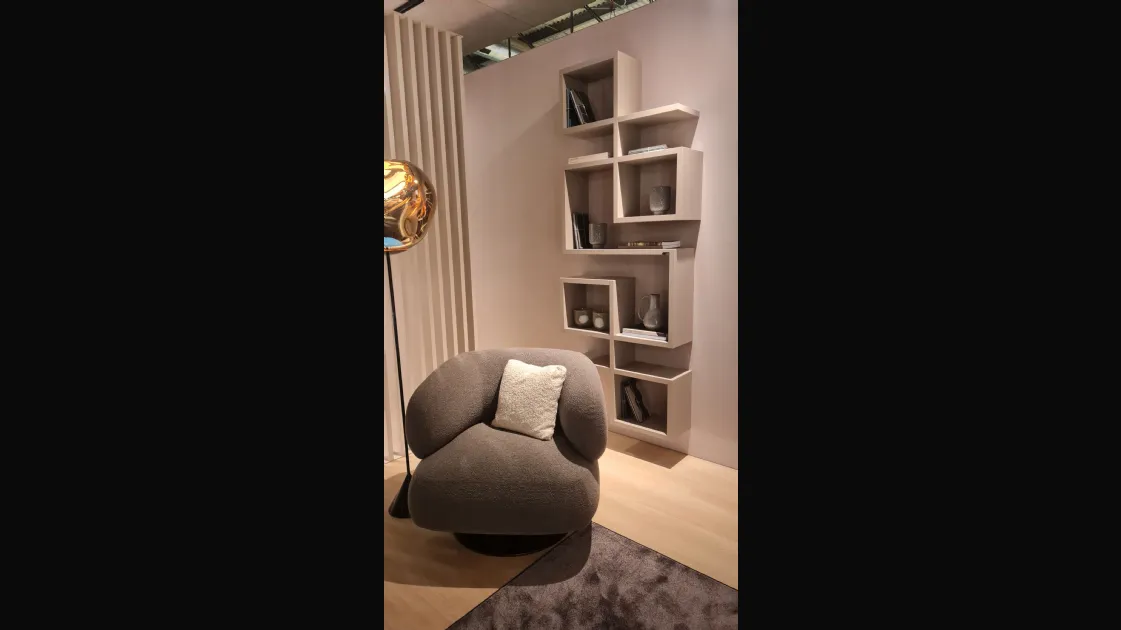 Lagolinea bookcase in taupe color.