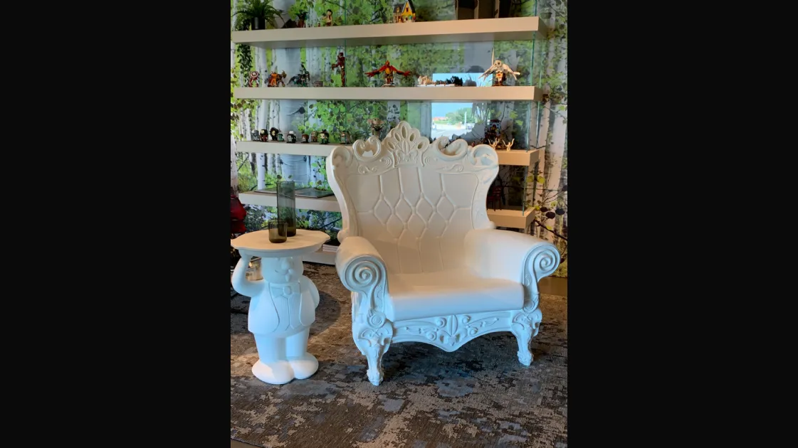 Slide Queen of Love armchair.