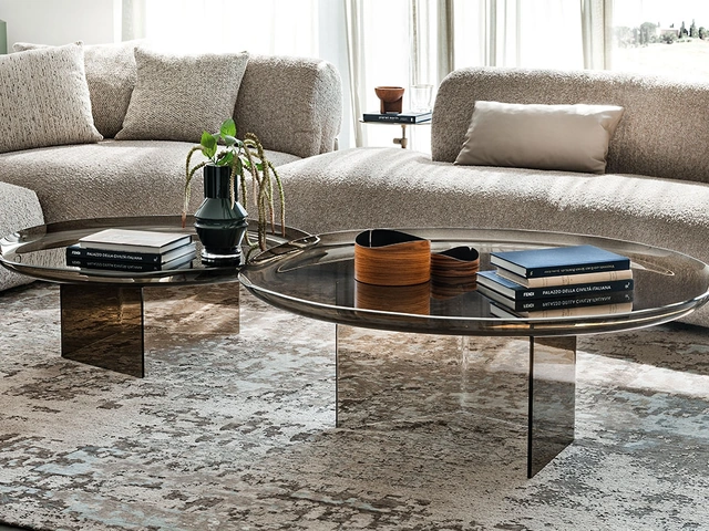 Standard coffee table made of Cattelan Italia glass