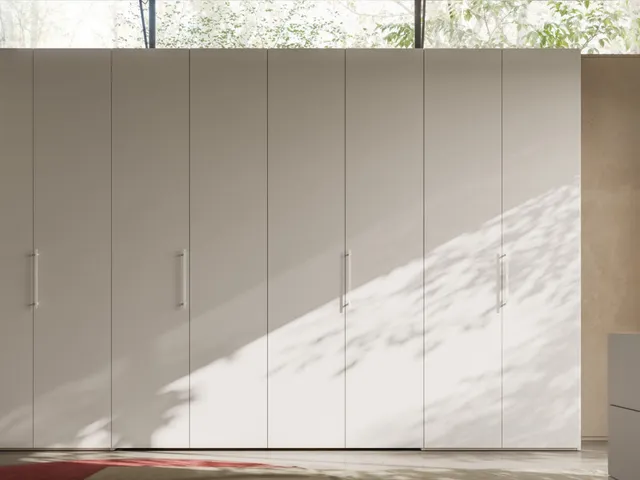 Wardrobe with smooth hinged door + M 14 + Alea 37 cabin by Orme