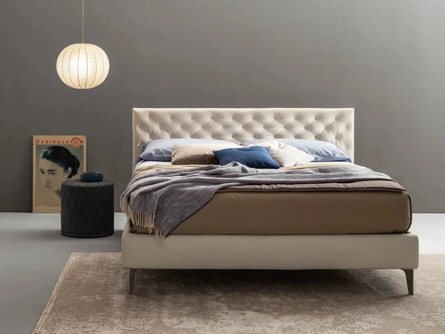 Quilted and padded fabric bed Bubbles by Bside.
