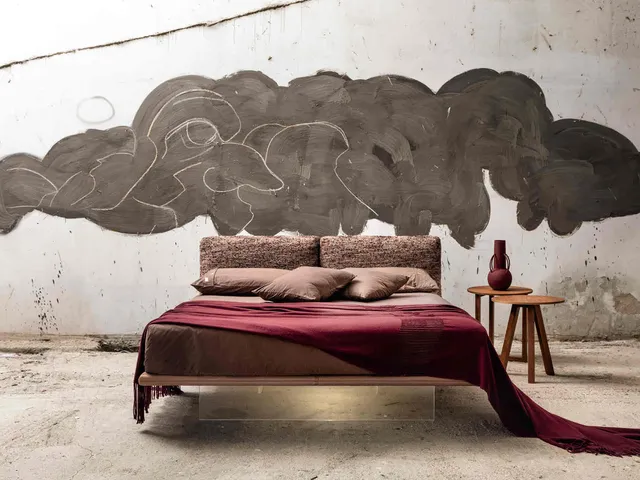 Bed with upholstered headboard Filo 2 by Veneran