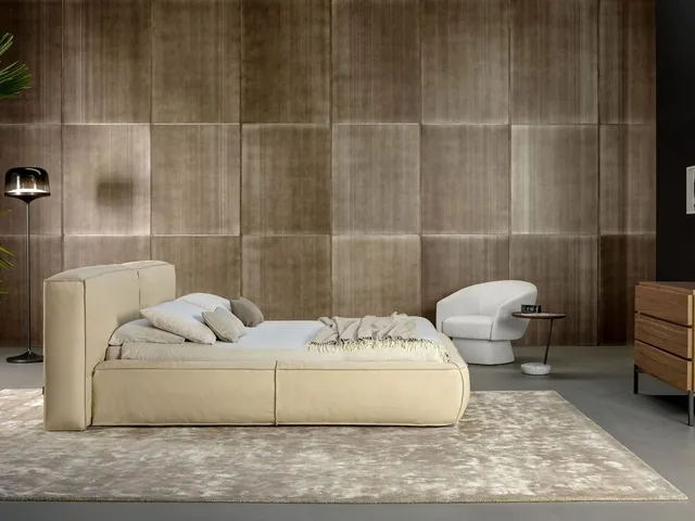 Bonaldo leather Fluff bed