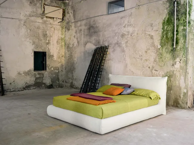 Upholstered fabric bed with Fly headboard by Veneran