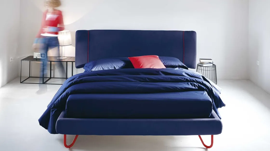 Upholstered fabric bed Hug 02 by Noctis