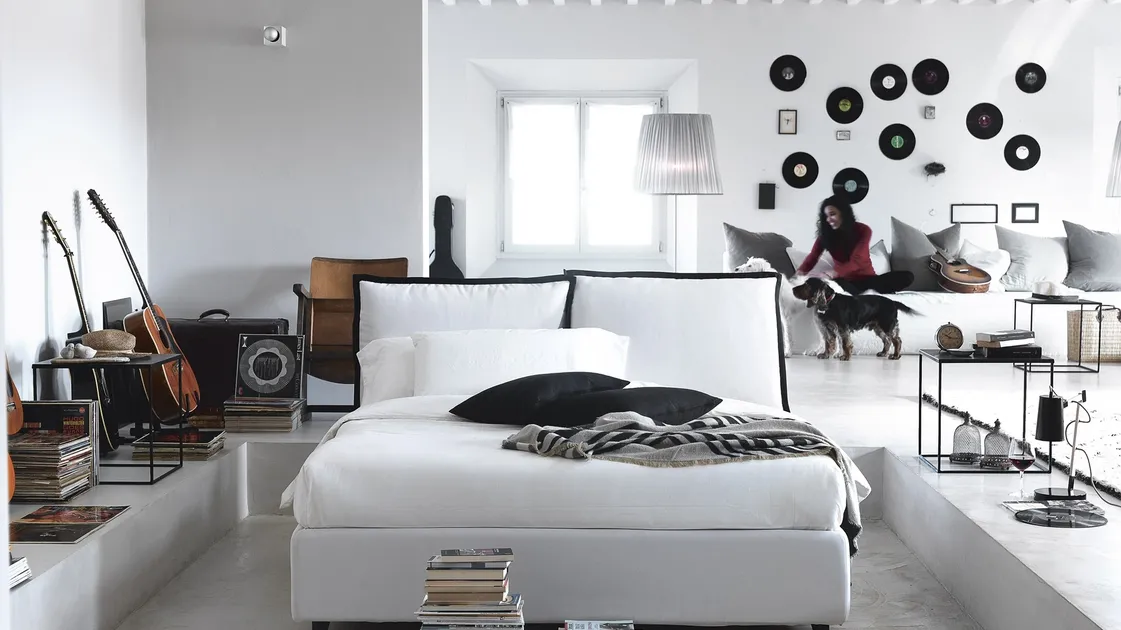 Modern upholstered fabric bed So Pop by Noctis.