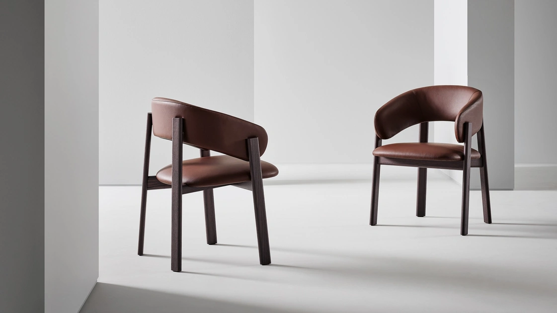 Alpha leather chair by Bonaldo