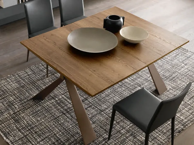 Altacom's extendable Genesi console table