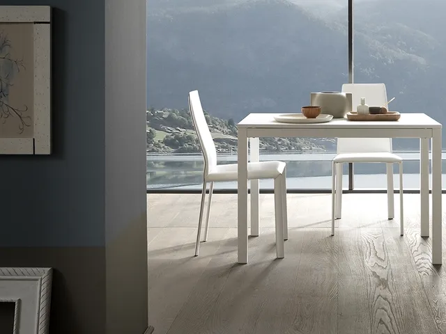 Altacom's extendable Storm table