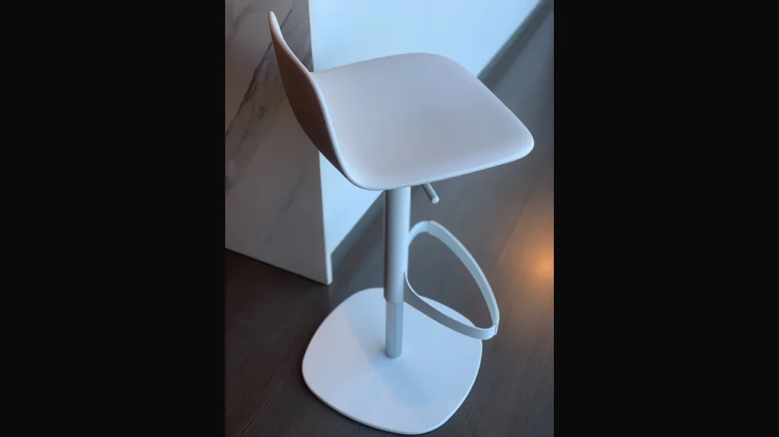 Bonnie stool