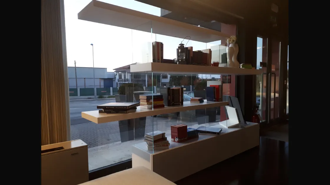 Lago Air bookcase
