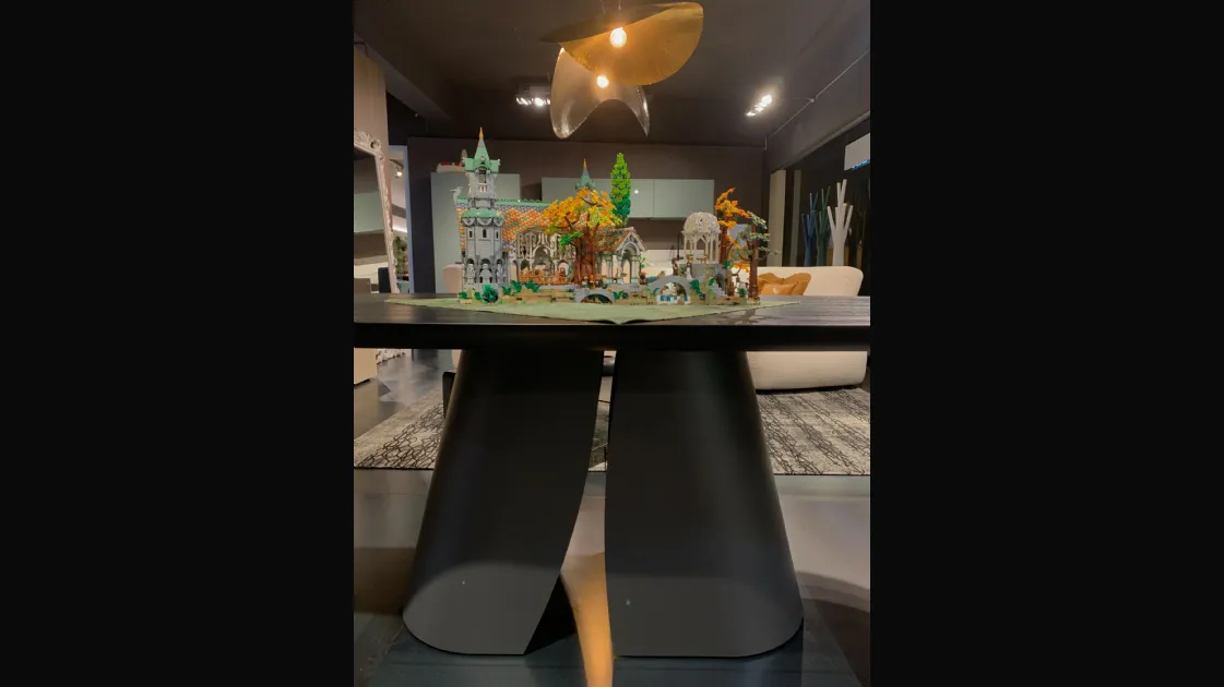 Devina Nais' Cosmopolitan table