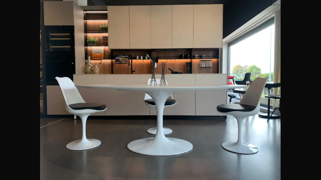Alivar Tulip Table