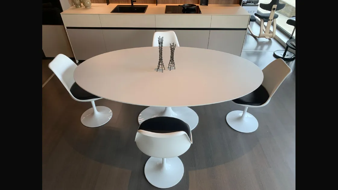 Alivar Tulip Table