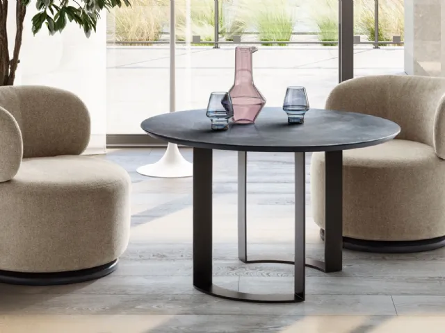 Otto Breakfast coffee table in textured concrete by Twils.