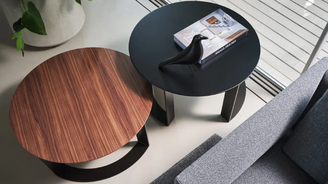 Otto Coffee table made of wood effect or lacquered by Twils.