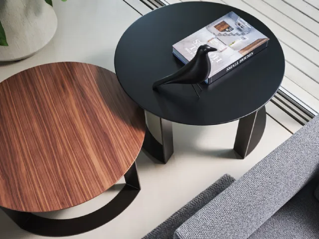 Otto Coffee table made of wood effect or lacquered by Twils.