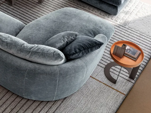 Coffee table with Otto Tray by Twils.