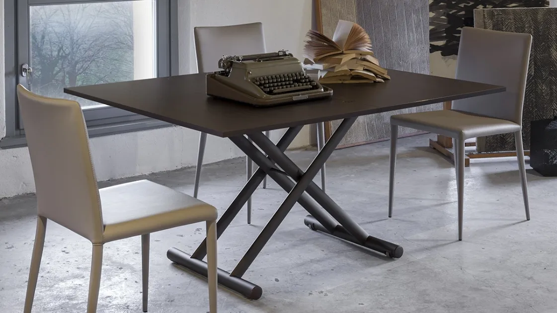 Transformable coffee table 