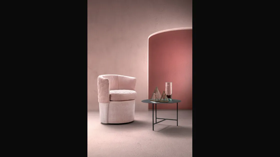 Padded fabric armchair Peggy by Samoa