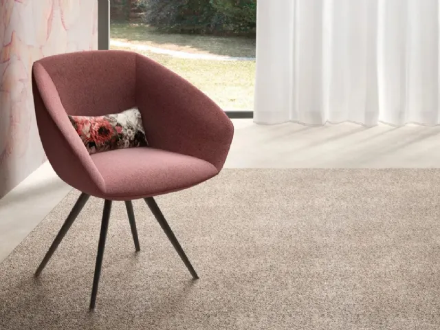 Elegant and contemporary armchair Tecla by Doimo Salotti.