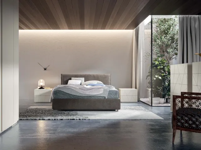 King-size bed in fabric with Avio headboard by Veneran.