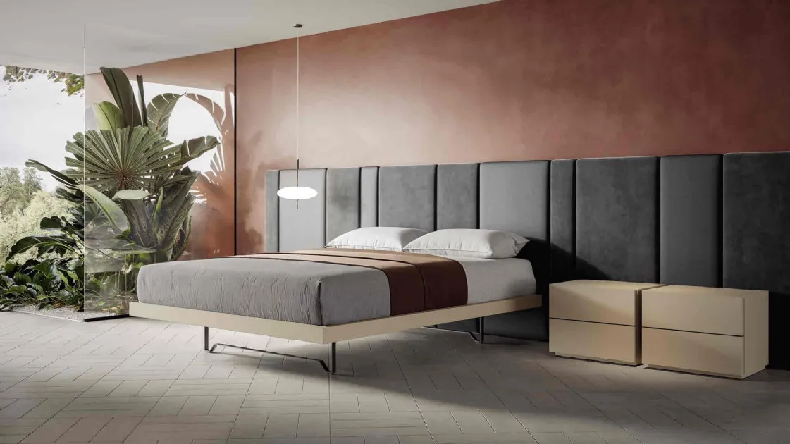 Double bed in fabric with large headboard Boiserie by Veneran.