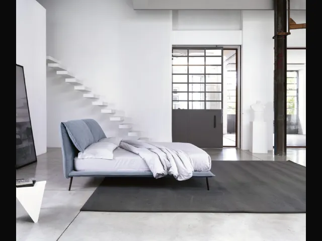 Upholstered fabric bed Eos by Noctis.