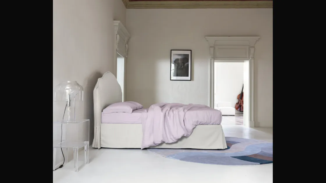 Blue Daisy headboard bed by Noctis.