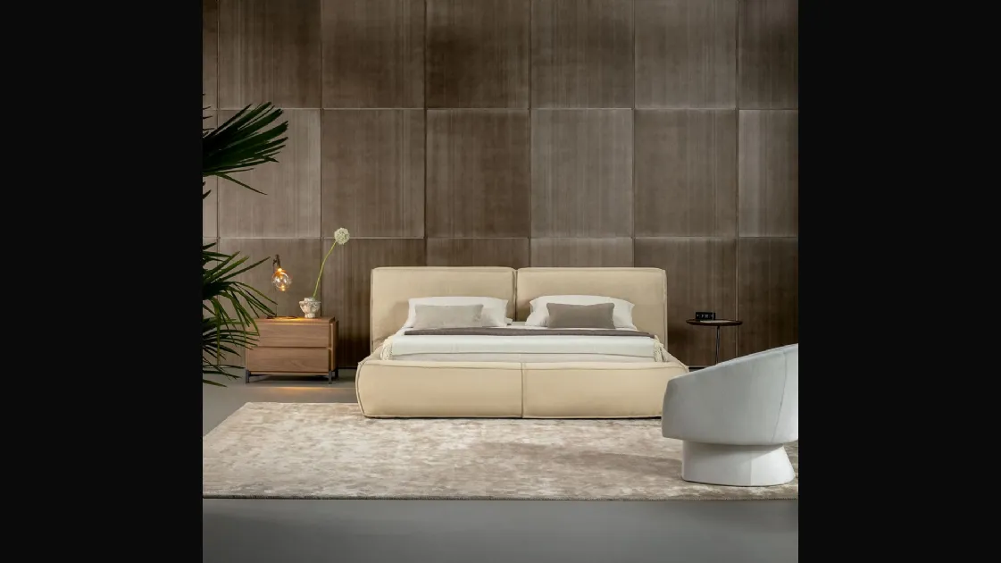 Bonaldo's leather Fluff bed