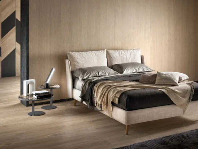 Modern upholstered bed with Fun Double headboard by Bside.
