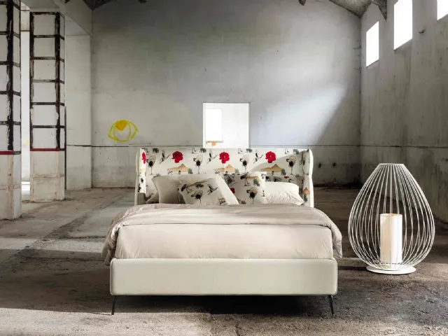 Bed with padded headboard Galliano by Veneran
