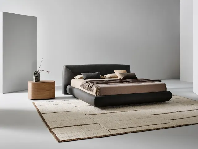 Read in Holden leather by Bonaldo

(Note: This