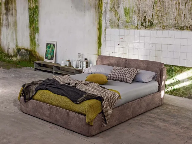 Padded bed Icaro by Veneran