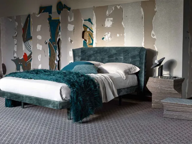 Velvet bed with high headboard slightly protruding forward Riva by Veneran