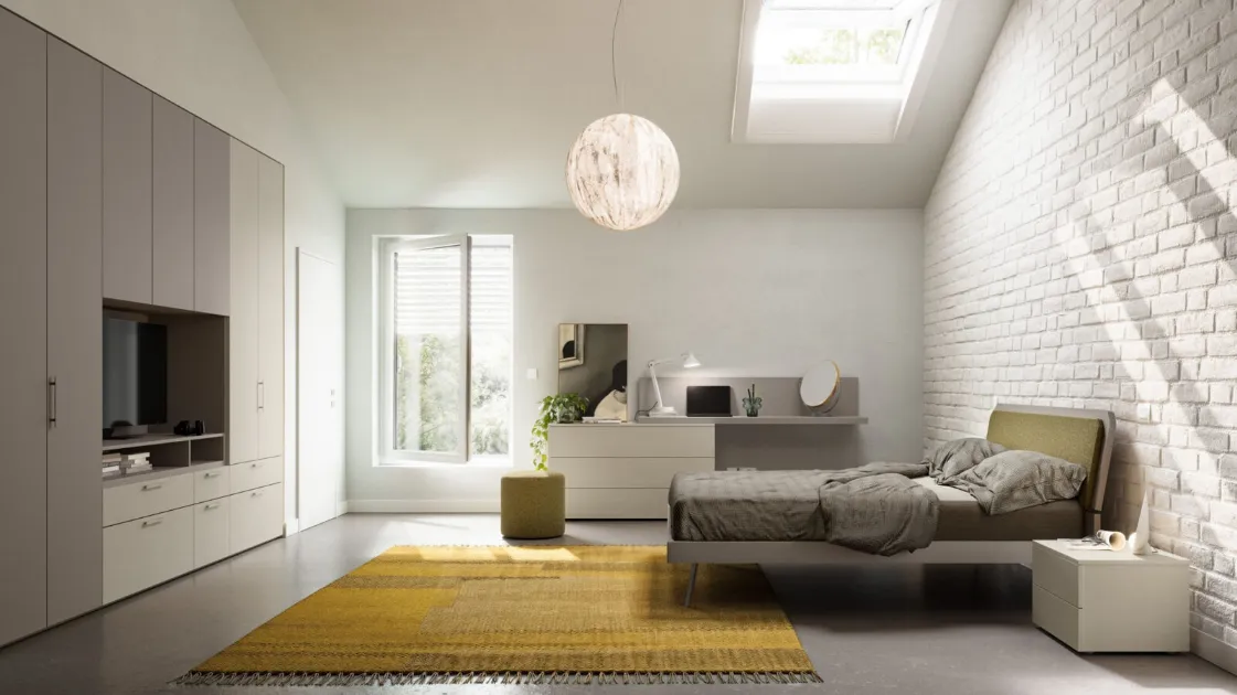 Platinum finished double bed with padded pillow 