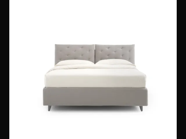 Double bed with capitonné processing applied to the two adjustable pillows of the headboard So Ever by Noctis.