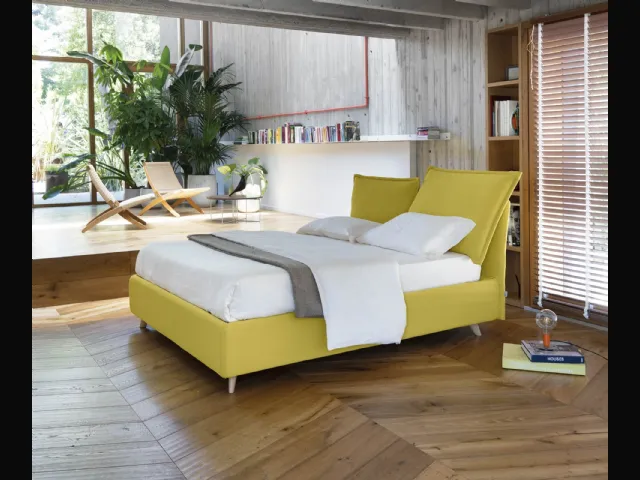 Modern upholstered fabric bed So Pop by Noctis.