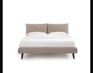 Bed with quilted headboard So Regular by Noctis.