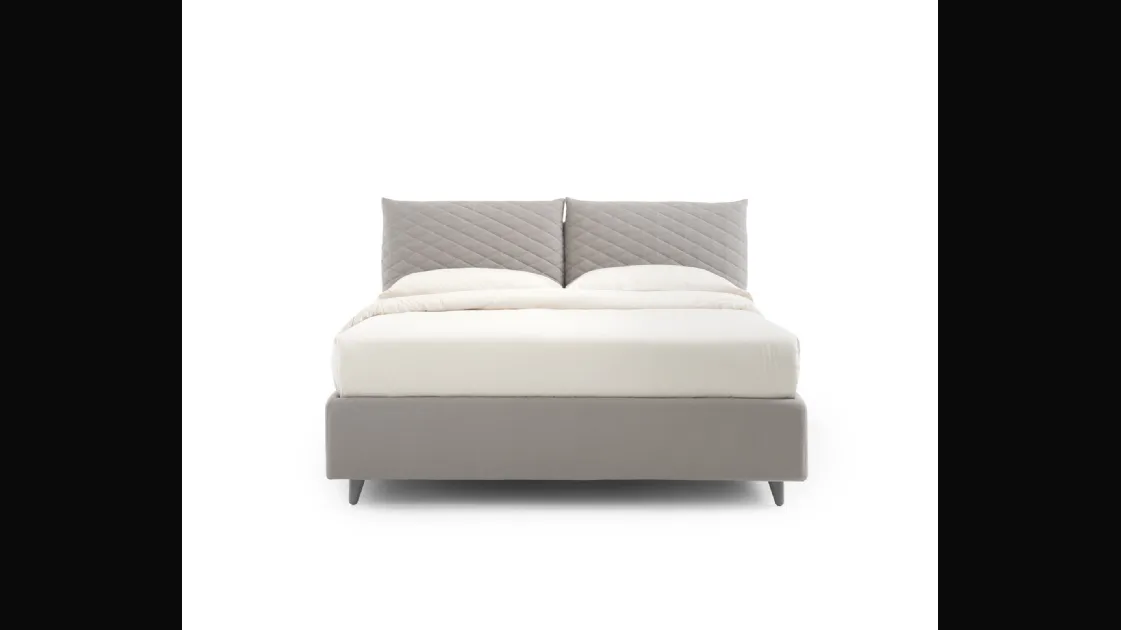 Quilted headboard bed 