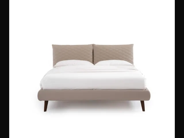 Bed with quilted headboard So Regular by Noctis.