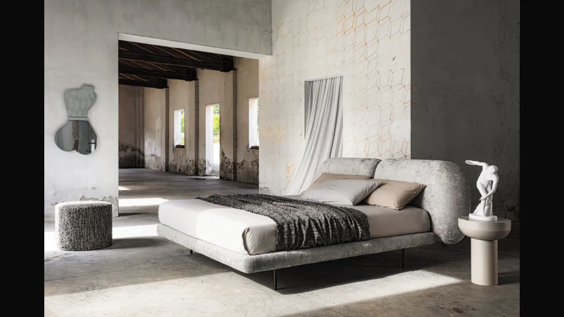 Veneran's Vogue padded bed