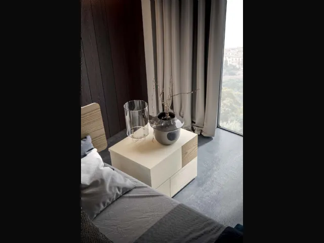 Alvin bedside table made of Veneran wood