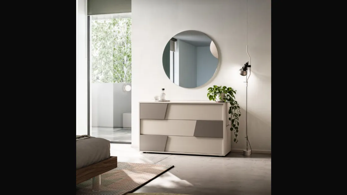 Gliss chest of drawers by