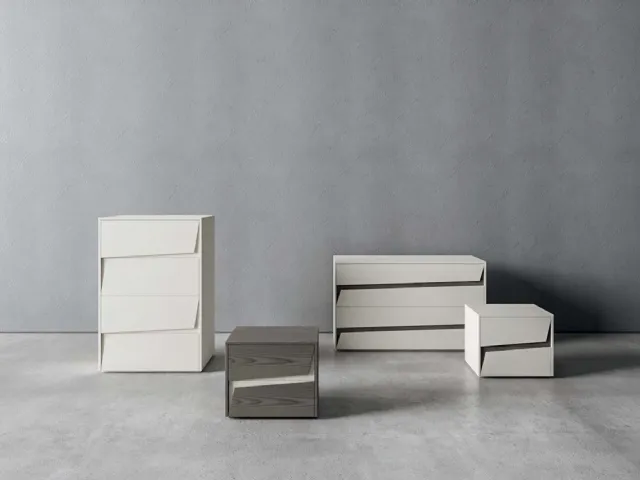 Diagonal Night Group in matte lacquer or Veneran wood