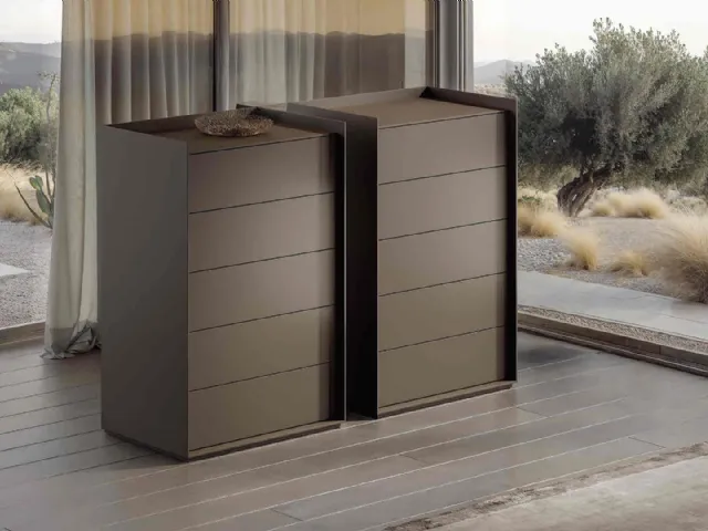 Veneran's Sipario dresser