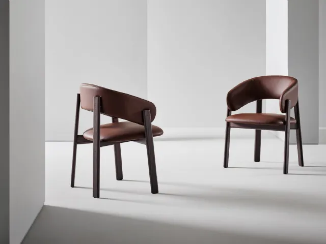 Alpha leather chair by Bonaldo