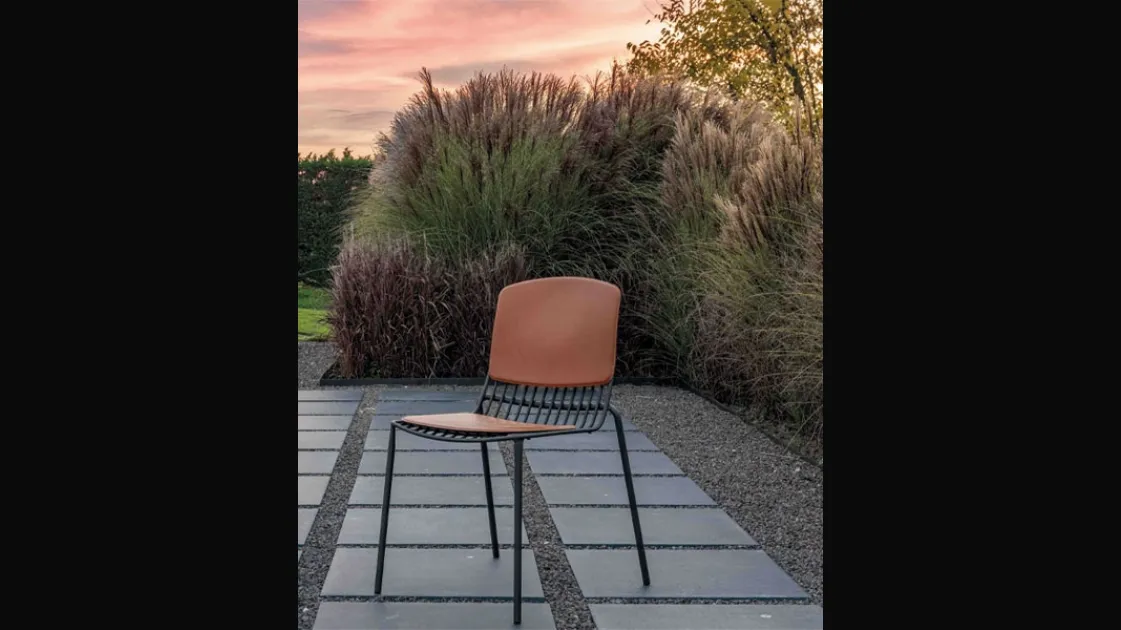 Altacom's Ariel metal chair.