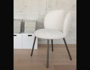 Belle chair in upholstered fabric by Altacom