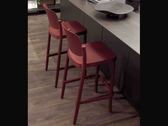 Dori polypropylene stool by Altacom.